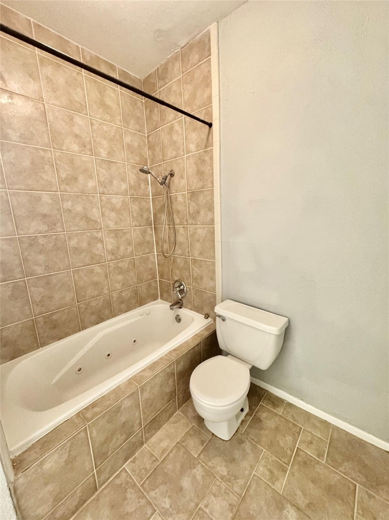 2425 Augusta Dr - Photo 14