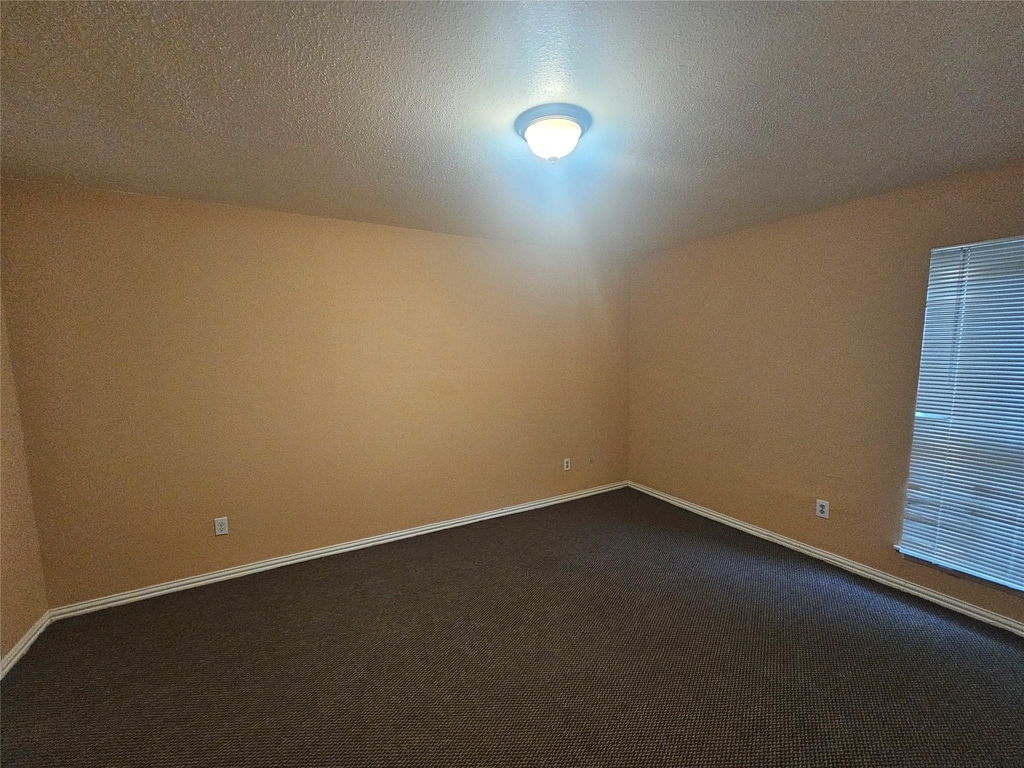 10601 South Drive - Photo 4