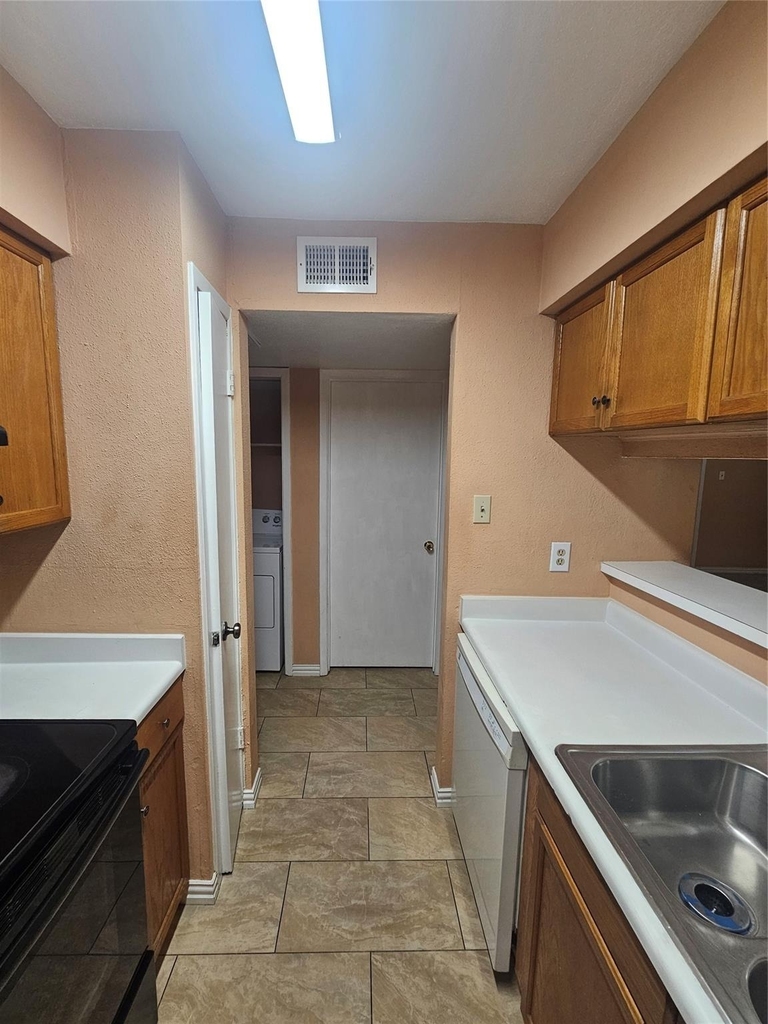 10601 South Drive - Photo 7