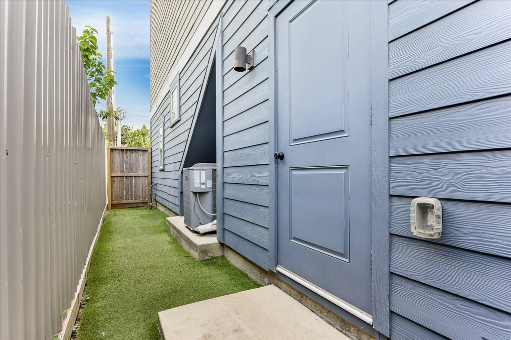 2204 Lou Ellen Lane - Photo 14