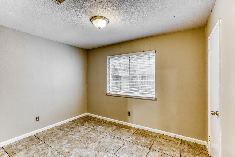 22630 Leedstown Lane - Photo 10