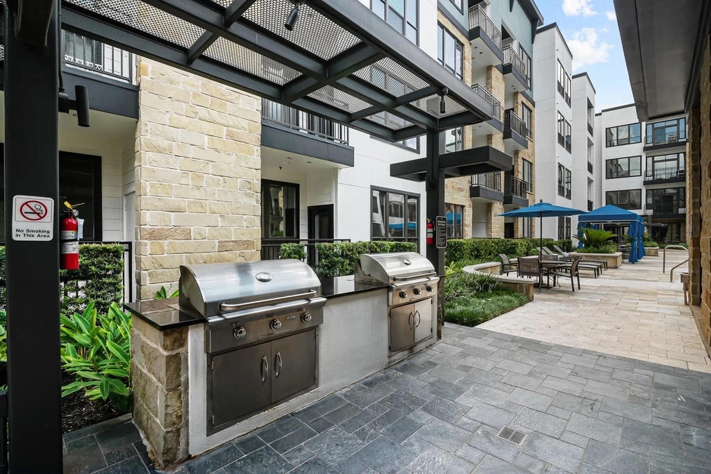 1616 W Dallas Street - Photo 8