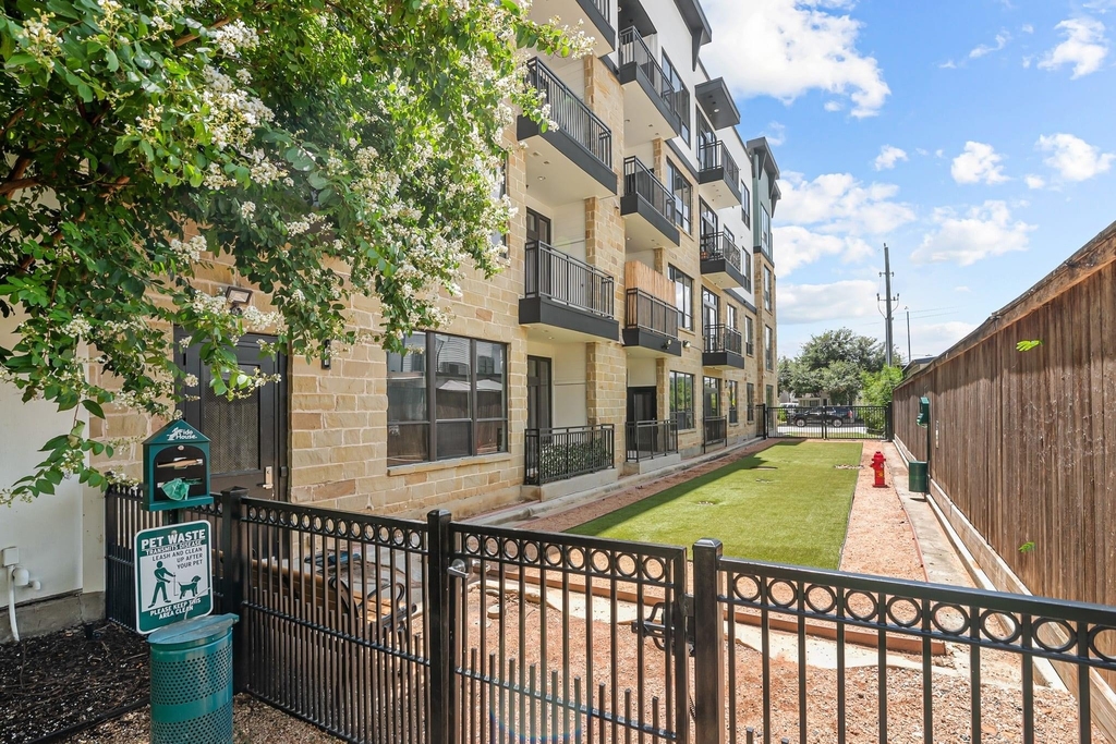 1616 W Dallas Street - Photo 18