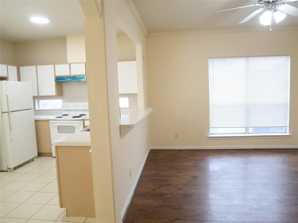 6289 Wilcrest Drive - Photo 4