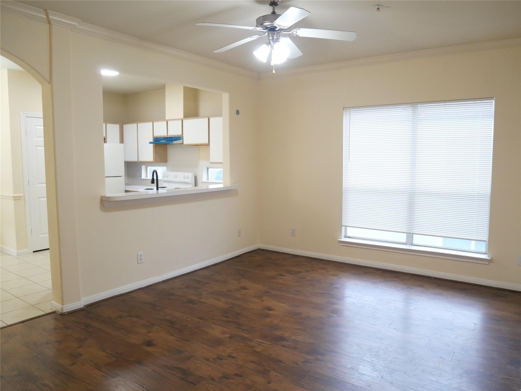 6289 Wilcrest Drive - Photo 2