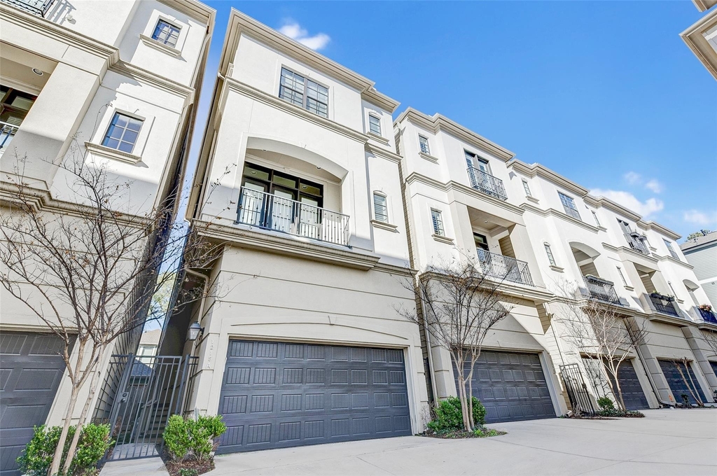 1215 W 24th Street - Photo 2