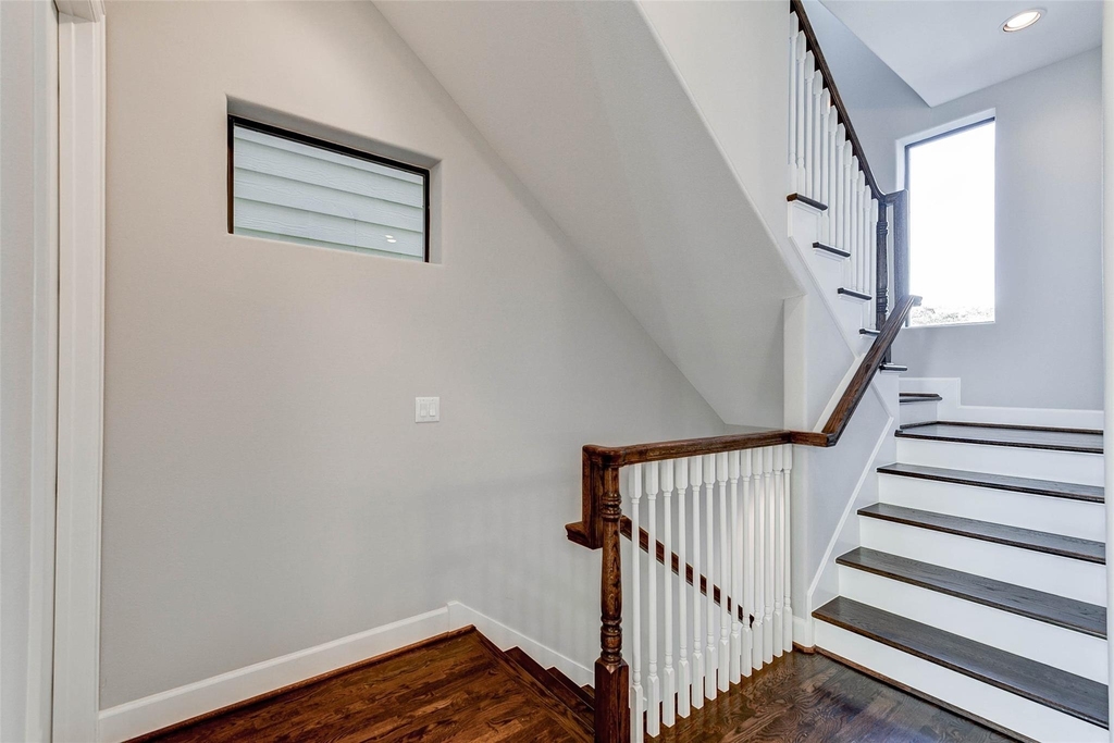 1215 W 24th Street - Photo 17