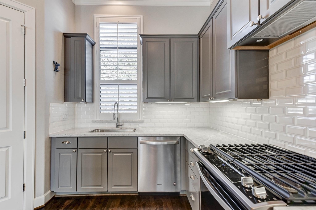 1215 W 24th Street - Photo 14