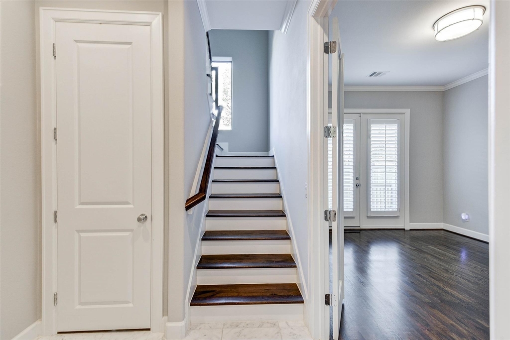1215 W 24th Street - Photo 7