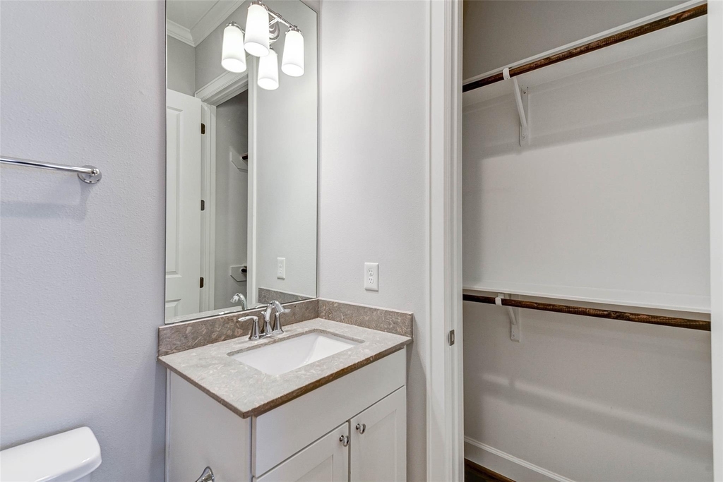 1215 W 24th Street - Photo 6
