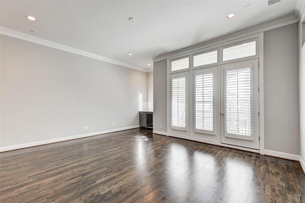 1215 W 24th Street - Photo 9