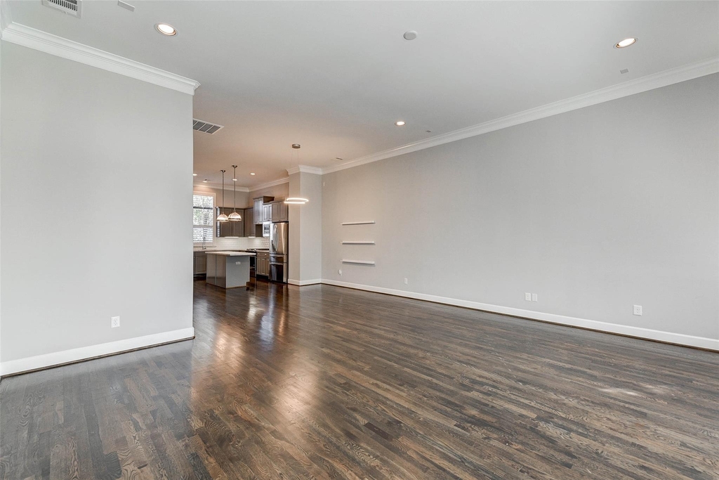 1215 W 24th Street - Photo 10