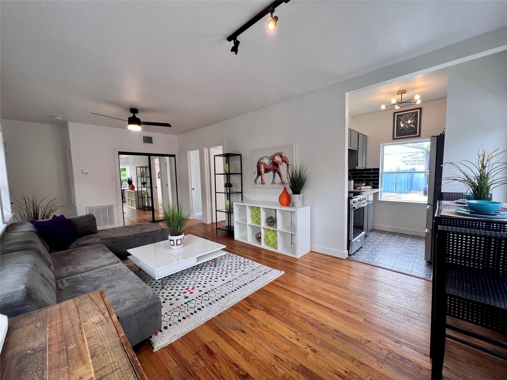 415 Fairview Avenue - Photo 3
