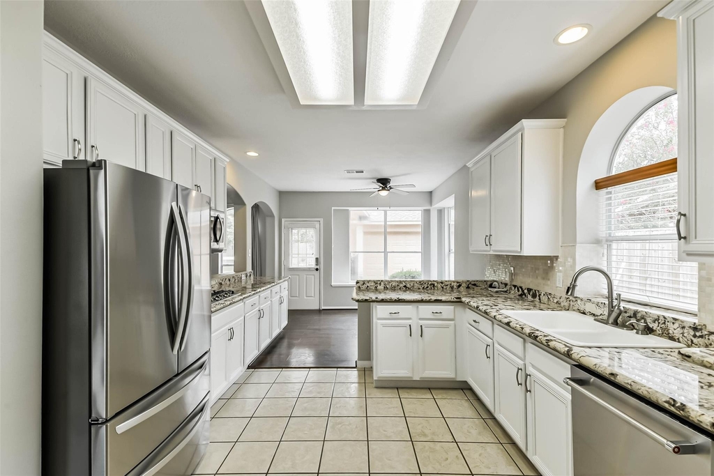 7510 Stonesfield Place - Photo 12