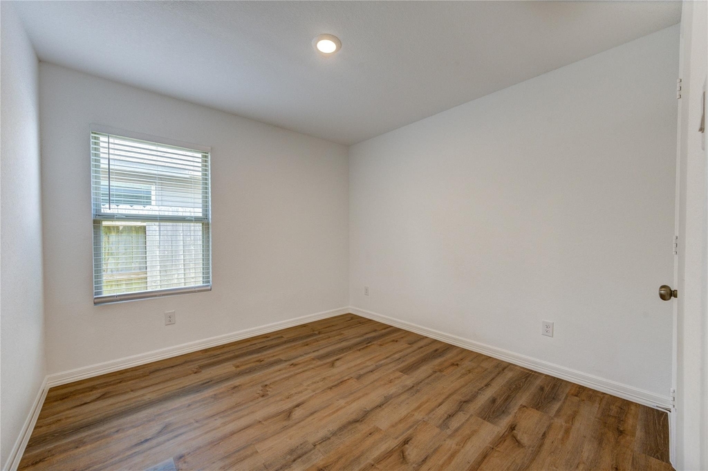 20926 Zuccala Drive - Photo 23