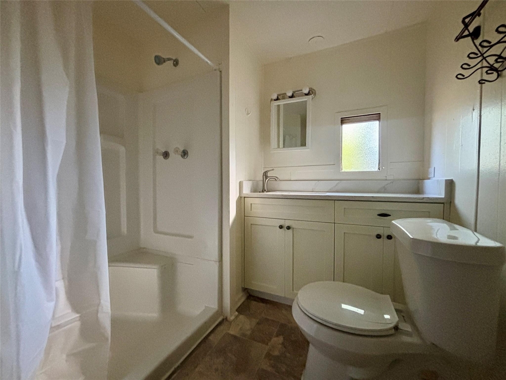 13405 Commander Circle - Photo 14