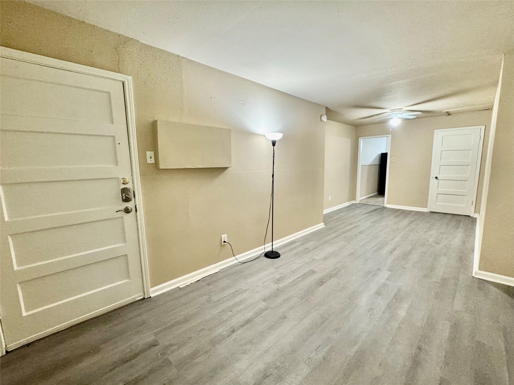 2431 Shakespeare St - Photo 2