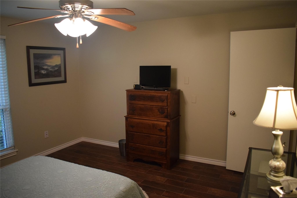 5742 Southminster Drive - Photo 8