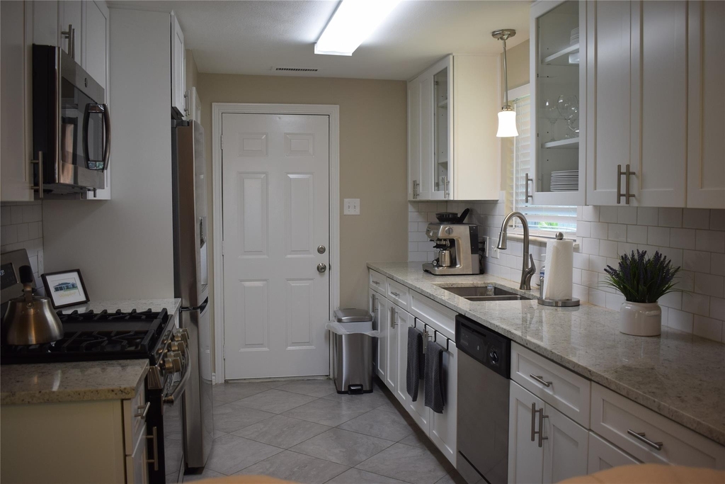5742 Southminster Drive - Photo 18