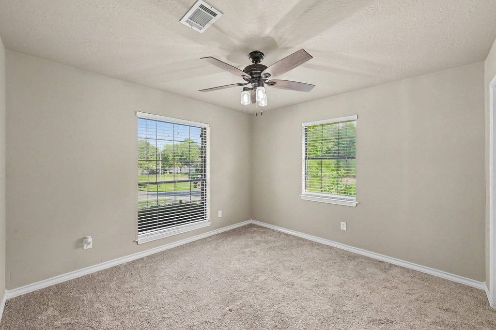 9820 W Shore Drive - Photo 21