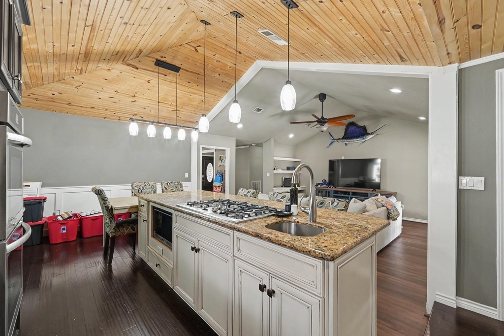 9820 W Shore Drive - Photo 17