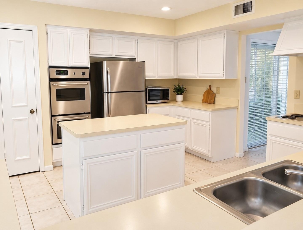 1539 Beaconshire Road - Photo 3