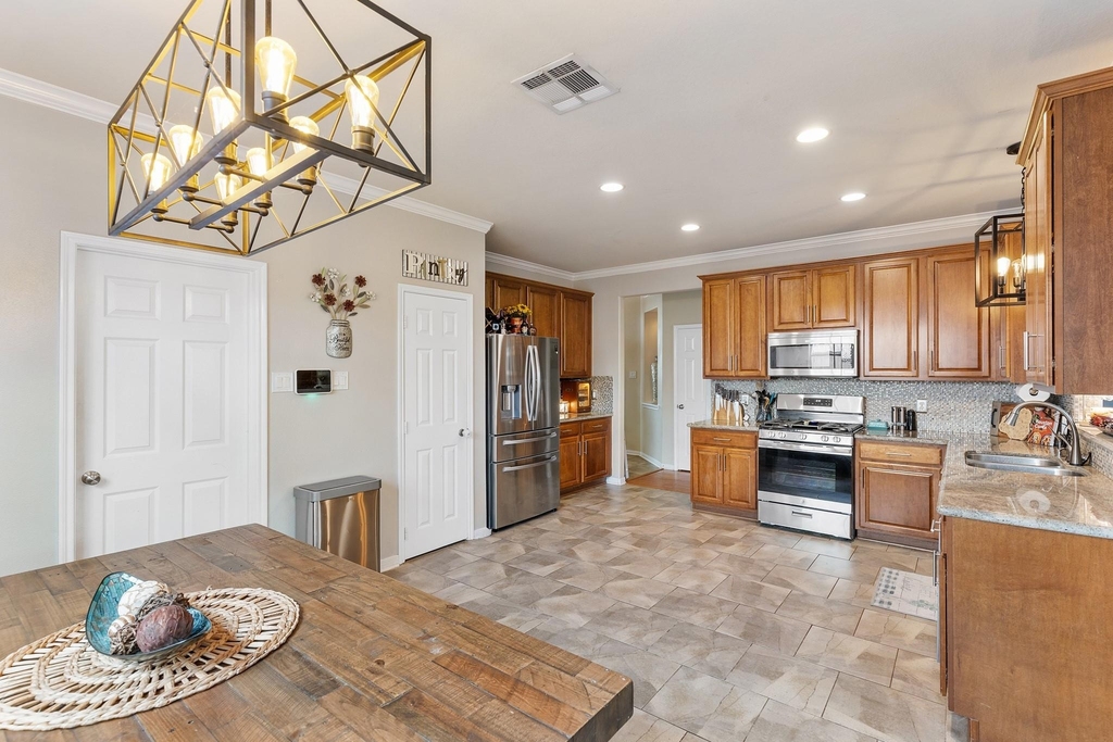 11922 Ute Mountain Lane - Photo 7