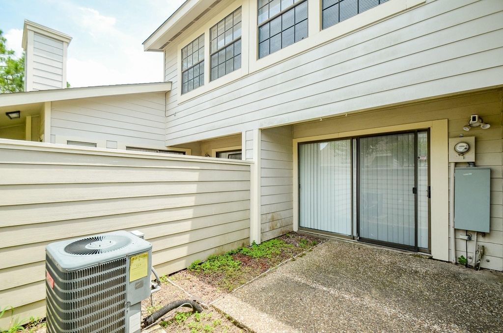 6211 Ludington Drive - Photo 5