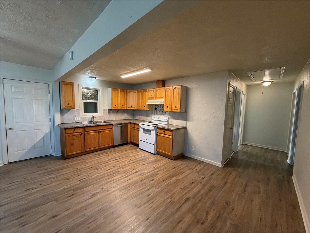 412 Snow Drive - Photo 3