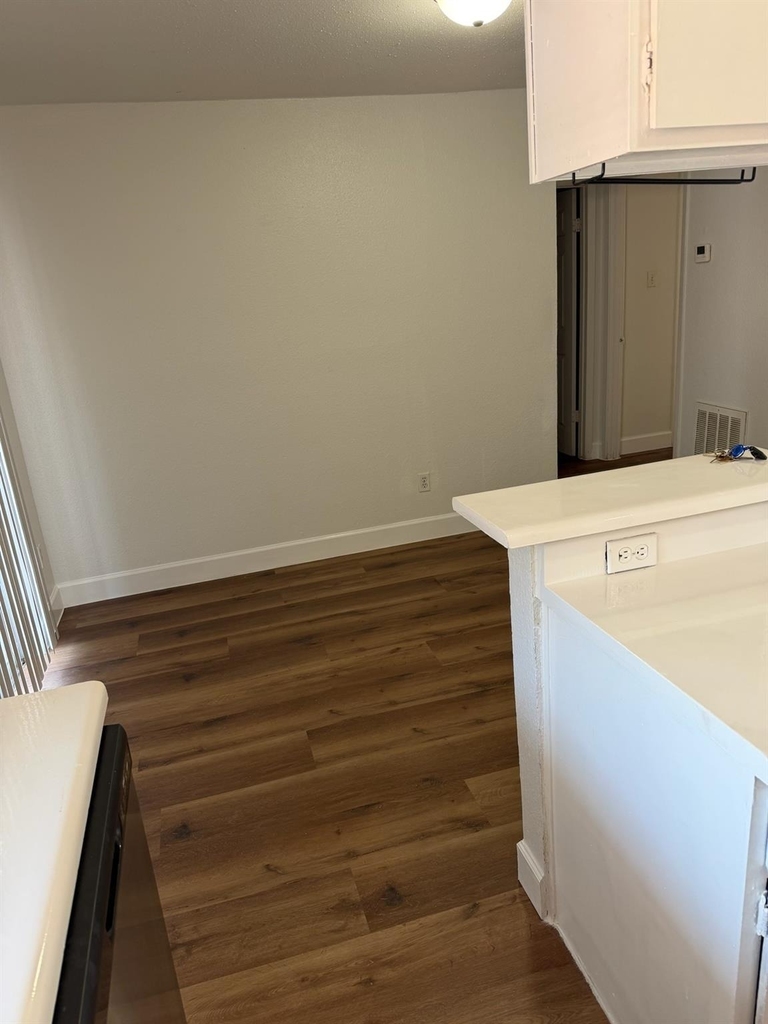 9201 Clarewood Drive - Photo 2