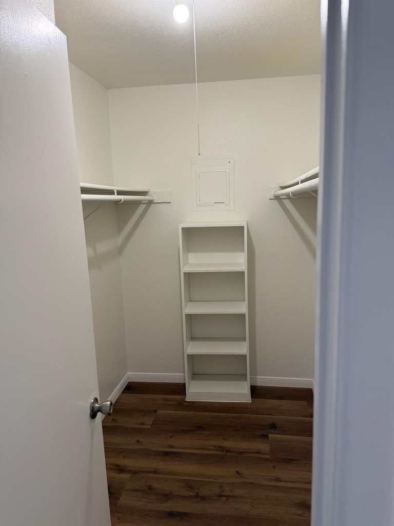 9201 Clarewood Drive - Photo 14