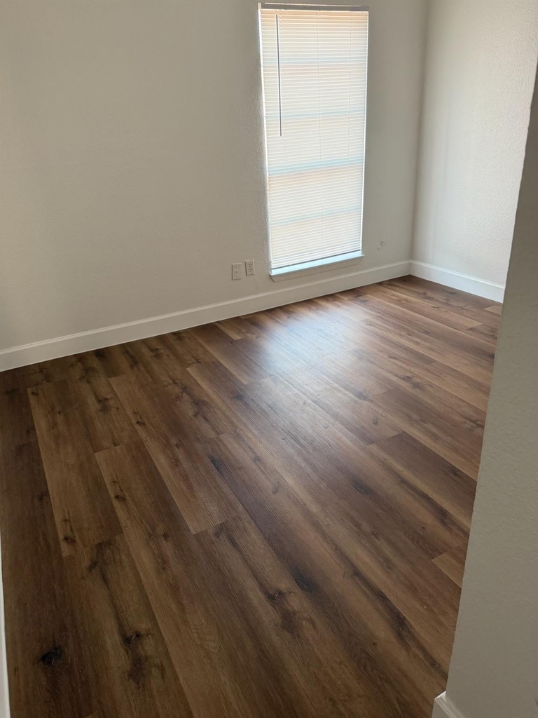 9201 Clarewood Drive - Photo 7