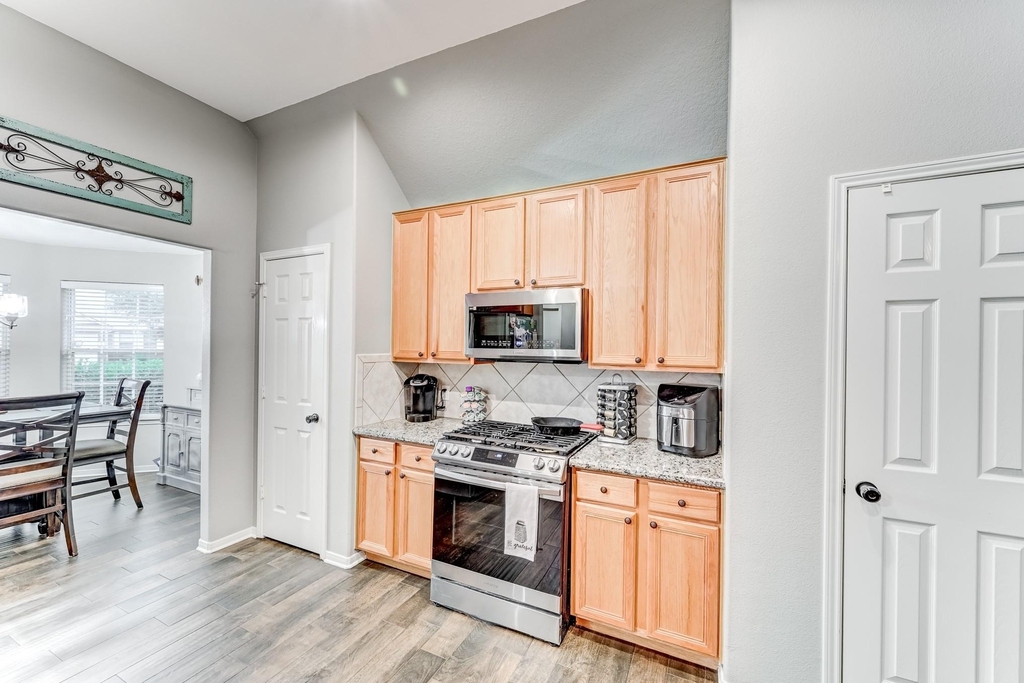 19326 Dawntreader Drive - Photo 18