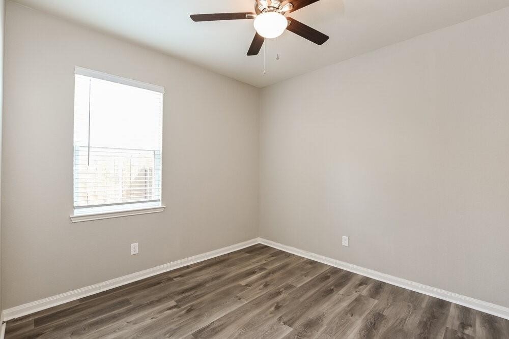 25178 Dickens Drive - Photo 7