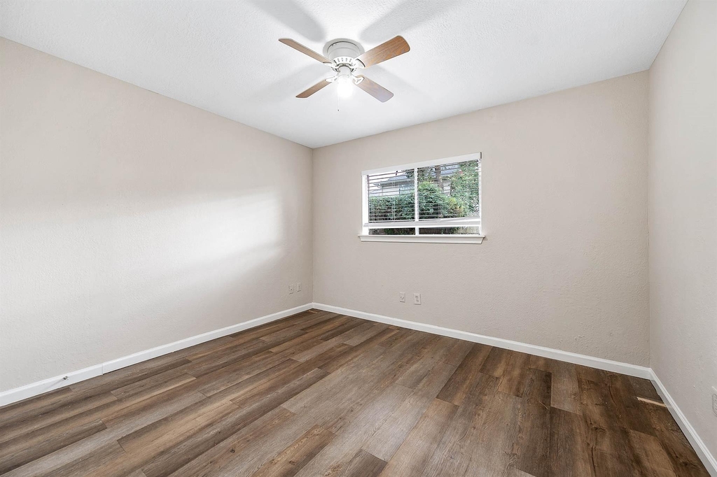 15607 Barbarossa Drive - Photo 18