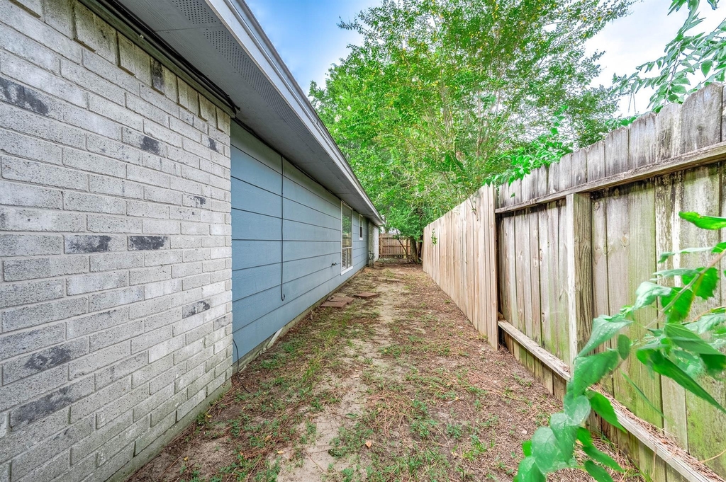 15607 Barbarossa Drive - Photo 27