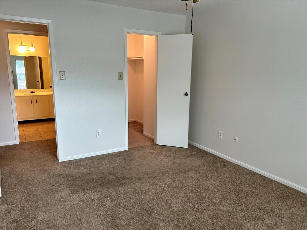 8801 Hammerly Boulevard - Photo 14