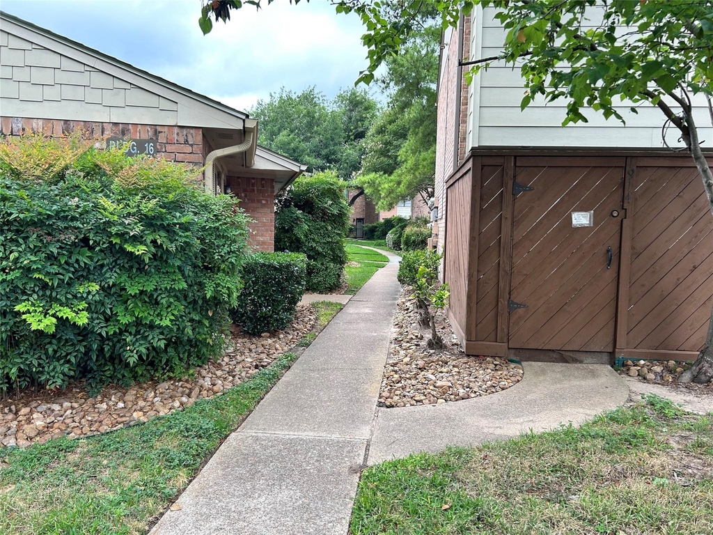 8801 Hammerly Boulevard - Photo 24
