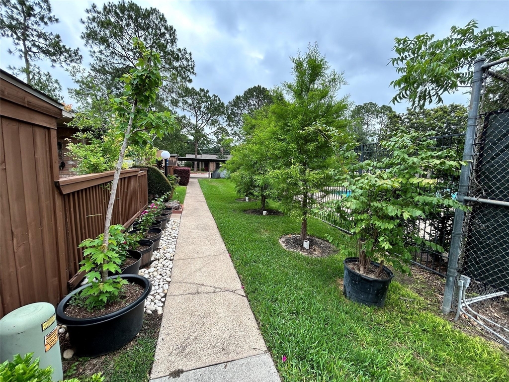 8801 Hammerly Boulevard - Photo 29