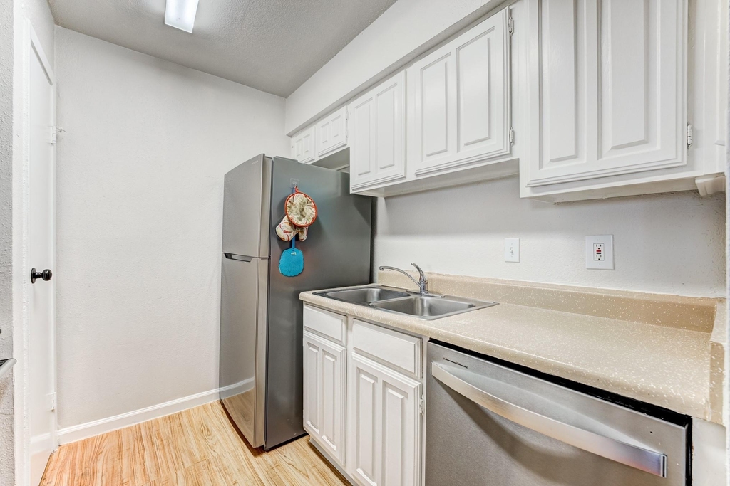 6001 Reims Road - Photo 13