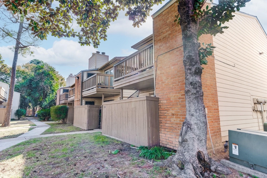 6001 Reims Road - Photo 27