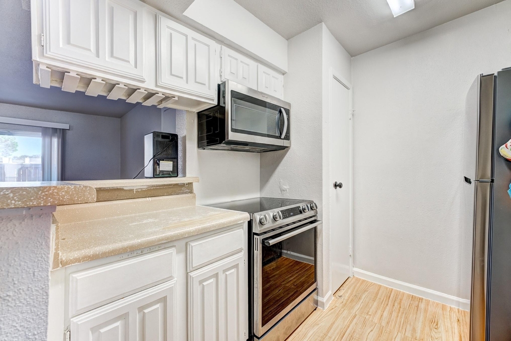 6001 Reims Road - Photo 12