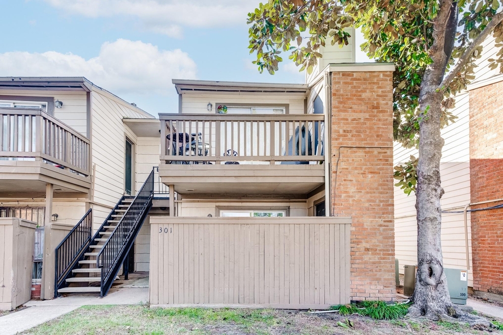 6001 Reims Road - Photo 0