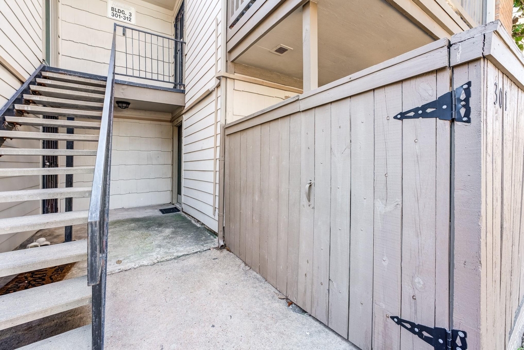 6001 Reims Road - Photo 3