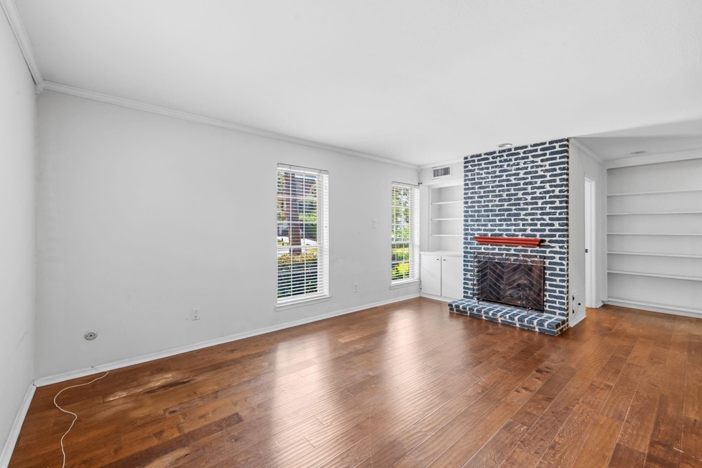 5534 Beverlyhill Street - Photo 2