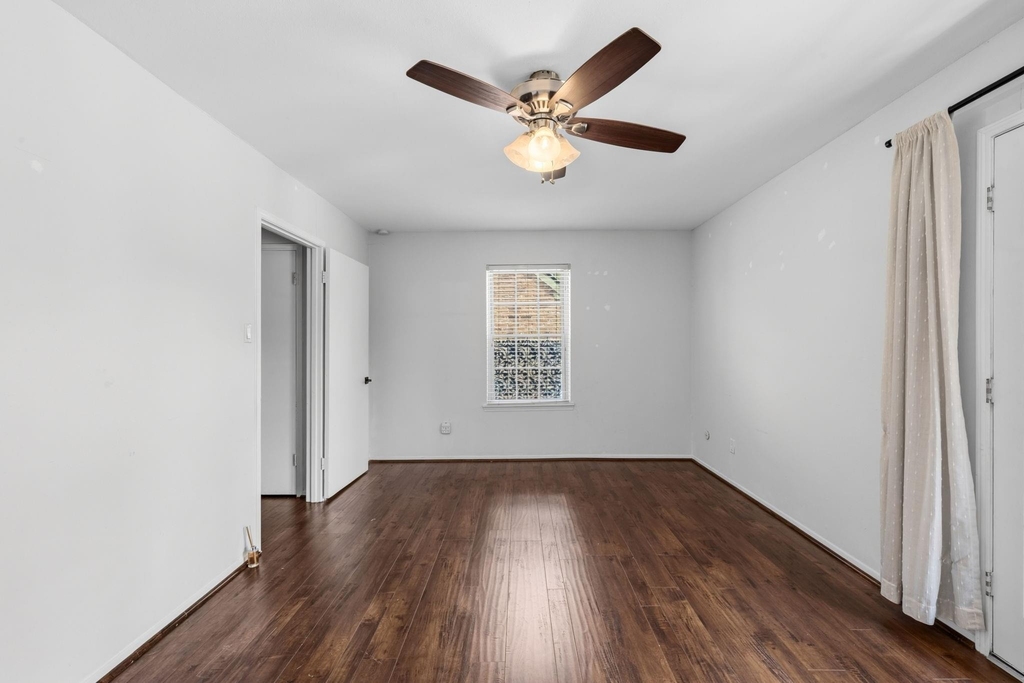 5534 Beverlyhill Street - Photo 12