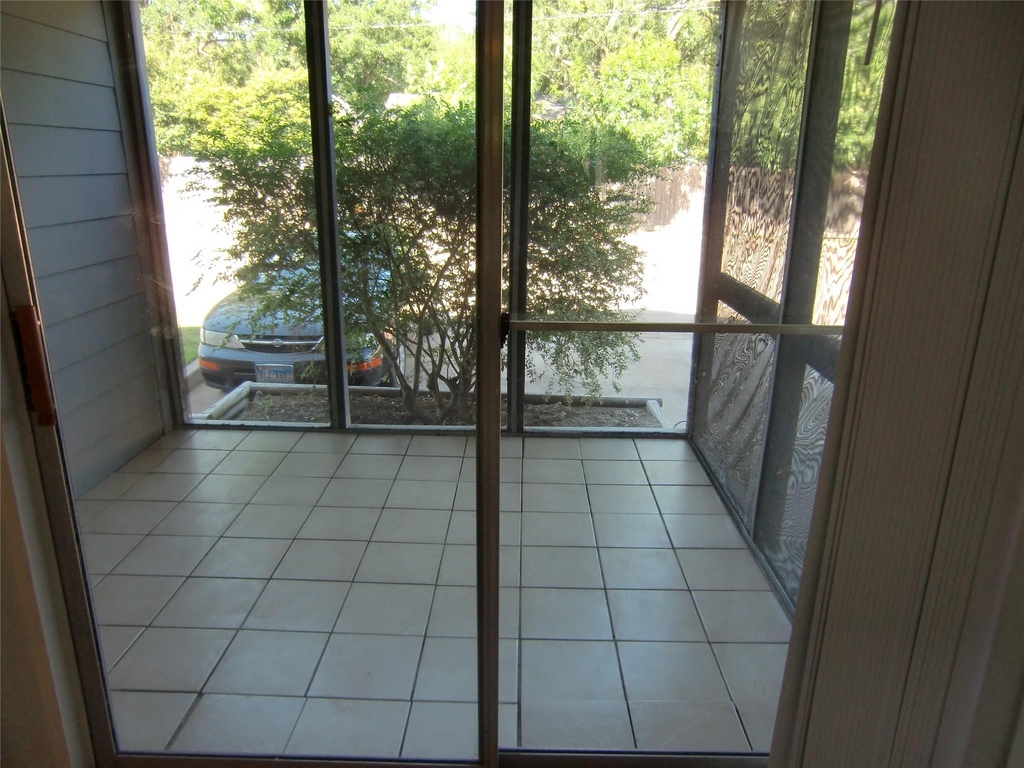 752 Memorial Mews Street - Photo 7
