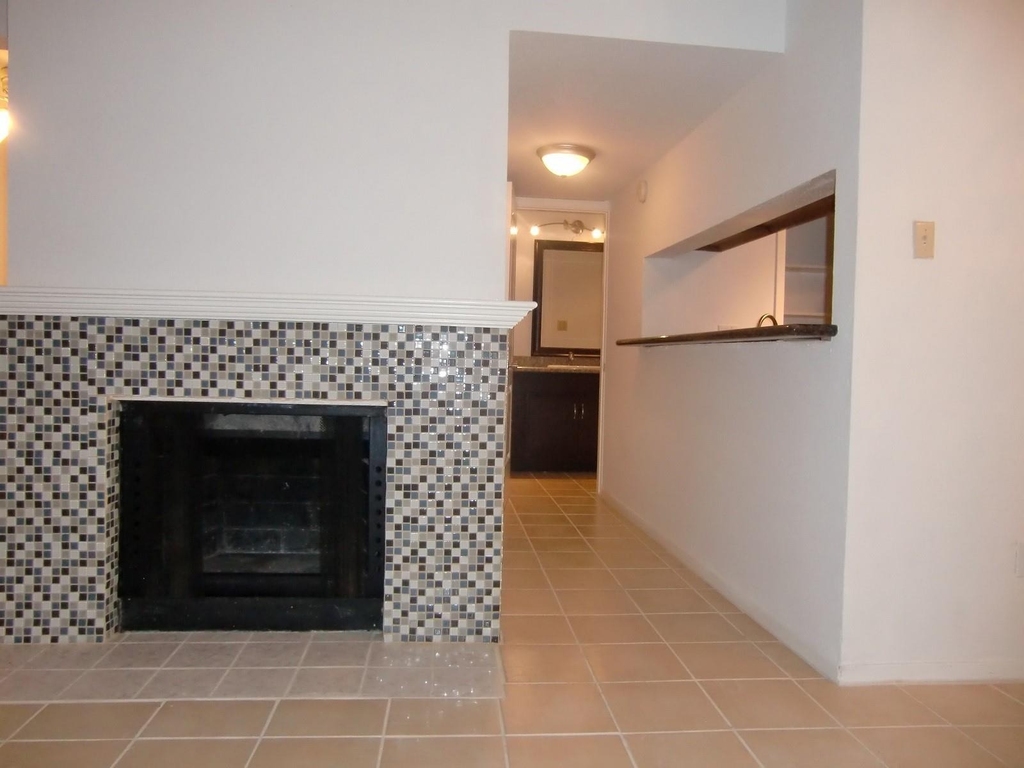 752 Memorial Mews Street - Photo 2