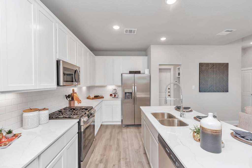 21038 Bay Village Drive - Photo 9