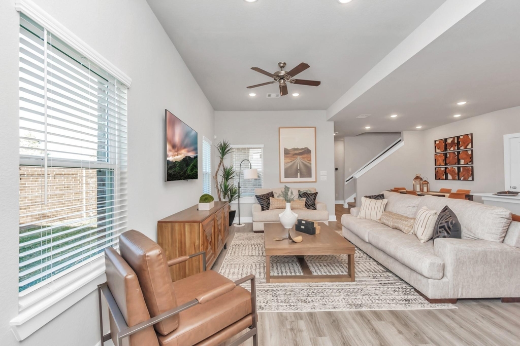 21038 Bay Village Drive - Photo 4